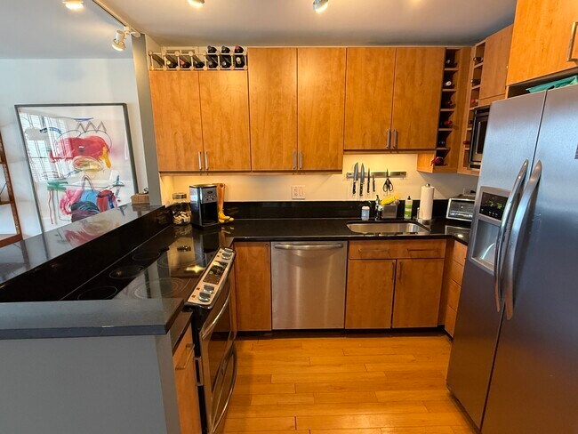 Foto del edificio - 655 W Irving Park Rd