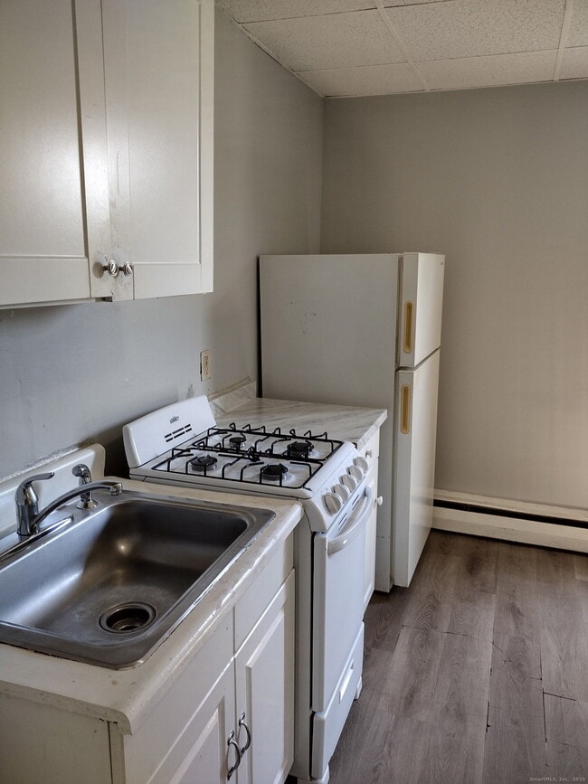 Foto del edificio - 807 E Main St