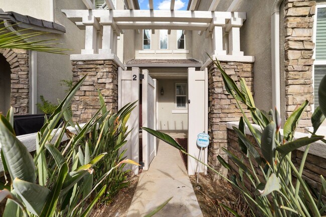 Foto del edificio - Charming 2BR Townhome in Rancho Cucamonga ...