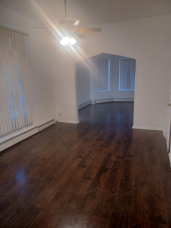 Foto del edificio - 1856 S Harding Ave