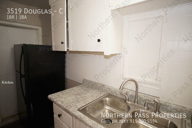 Building Photo - Cozy 1 BDR Apartment Near Memorial Park!