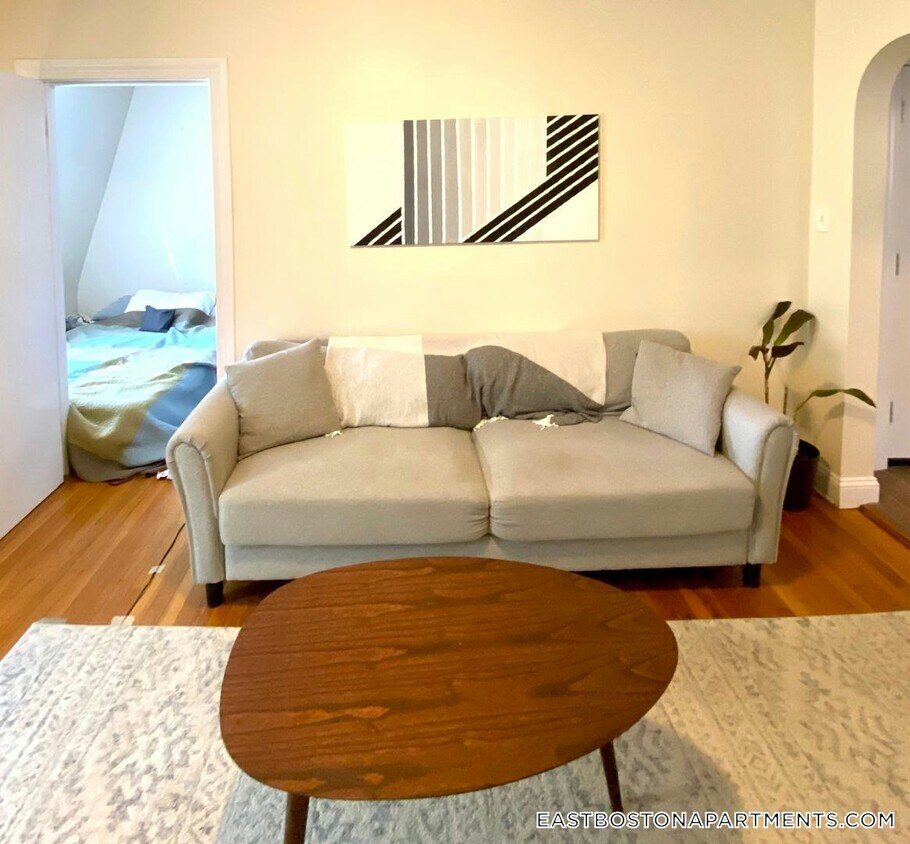 Foto principal - 234 Lexington St