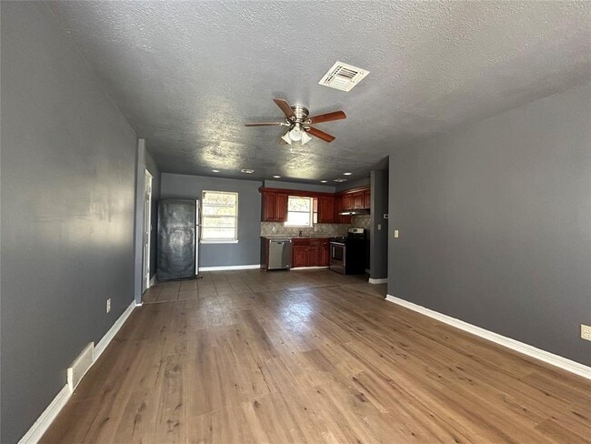 Building Photo - 6905 NW 60th St