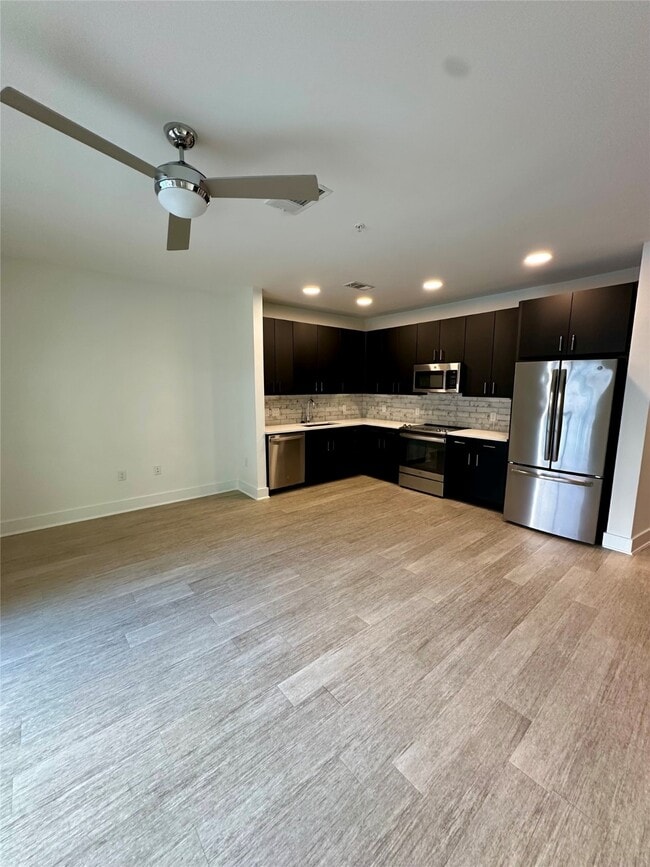 Building Photo - 6400 Washington Ave