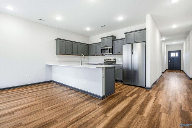 Foto del edificio - 292 Tercel Dr