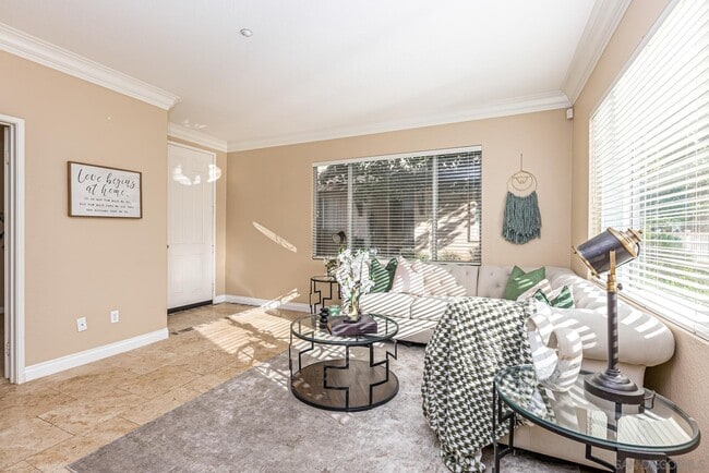 Foto del edificio - 3267 Dehesa Rd