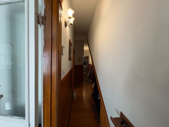 Building Photo - 21 Borden St