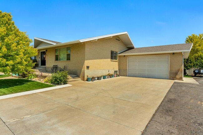 Building Photo - 256 N 300 W