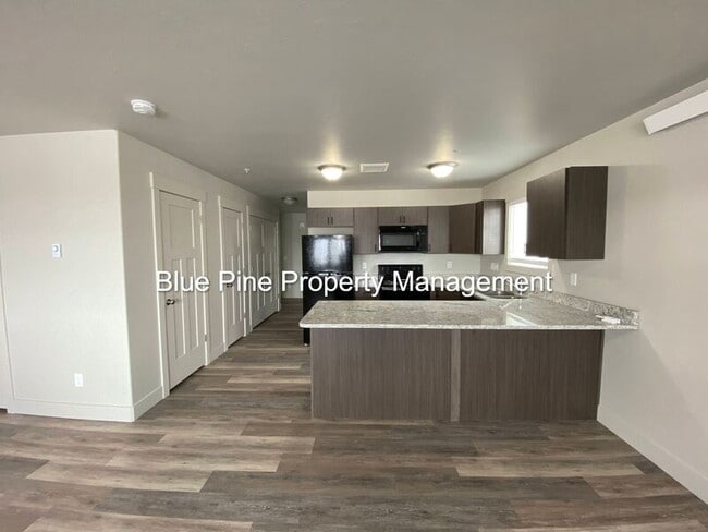 Foto del edificio - 6255 Freedom Rd