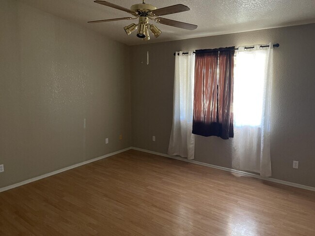 Building Photo - 4608 Rio Camino Loop