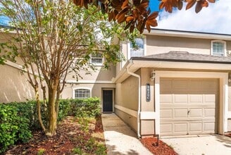 Building Photo - 1630 Vineland Cir