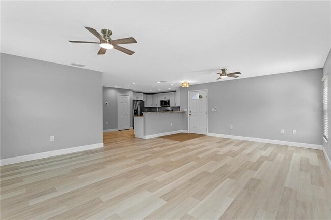 Foto del edificio - 2930 Alatka Ln