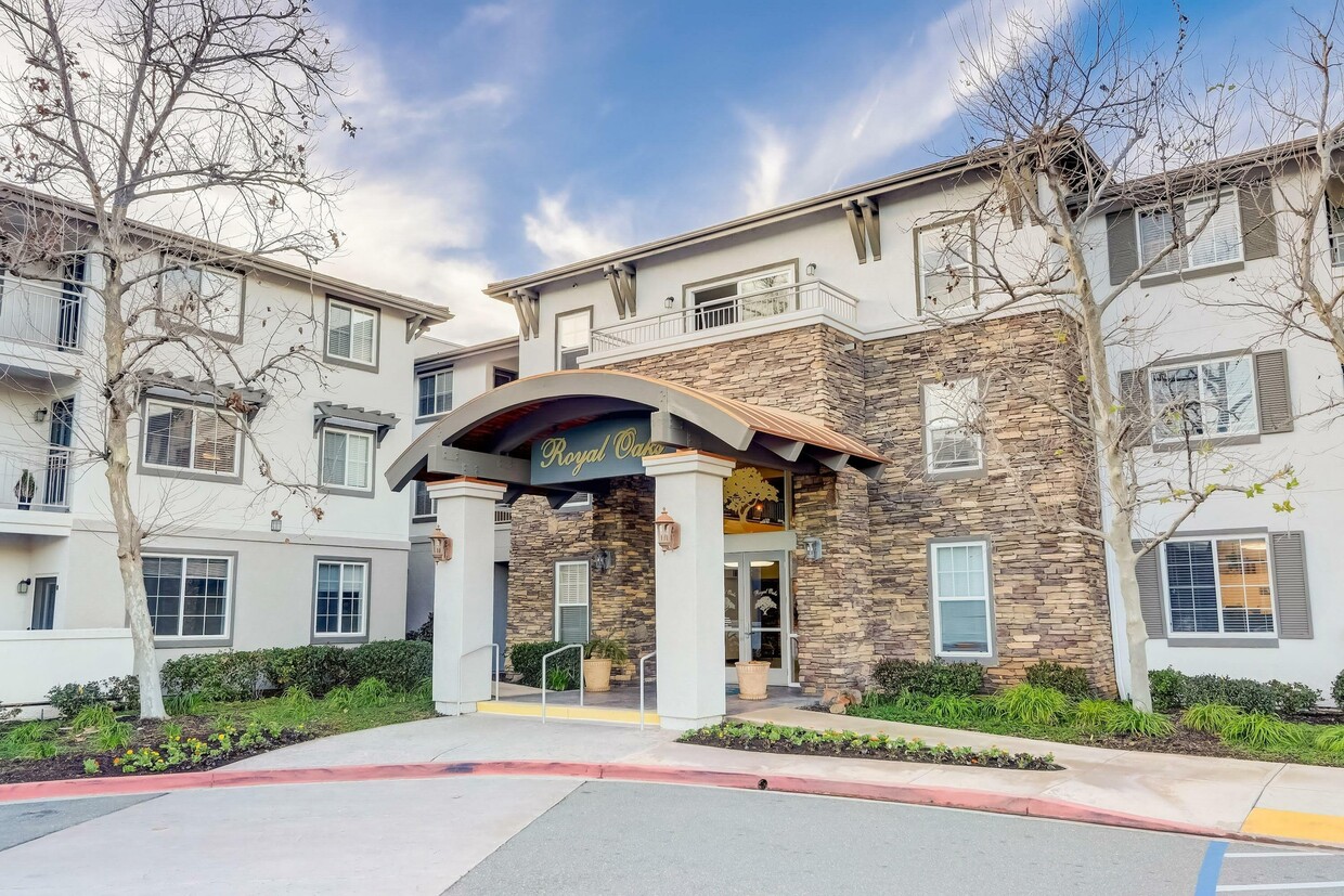 Primary Photo - Royal Oaks 55+ Senior Apartment Community