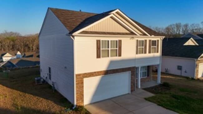 Building Photo - 4 Bedroom Home in Pendleton, SC