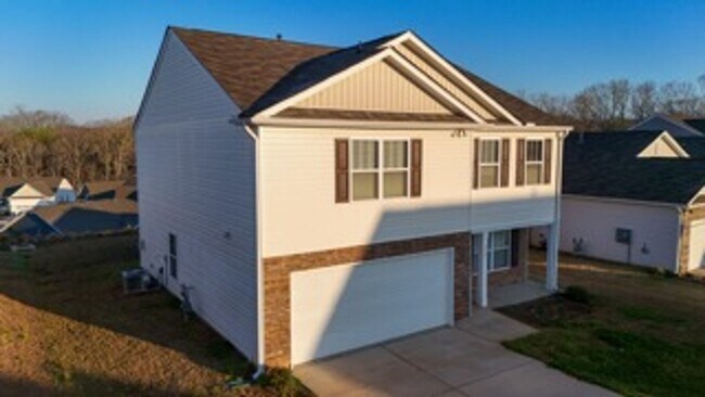 Foto del edificio - 4 Bedroom Home in Pendleton, SC