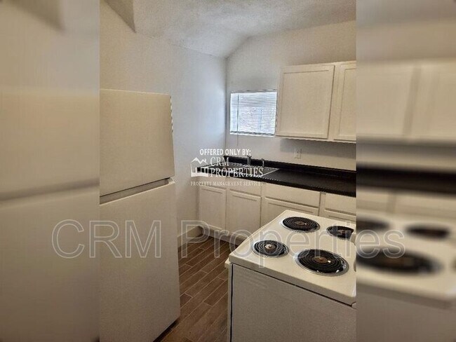 Foto del edificio - 270 E 3rd St