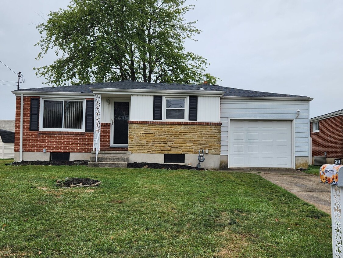 Primary Photo - 2650 Clearbrook Blvd