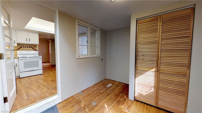 Foto del edificio - 2736 Riverview Rd