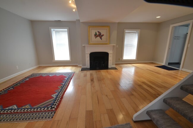 Building Photo - 258 Jackson St