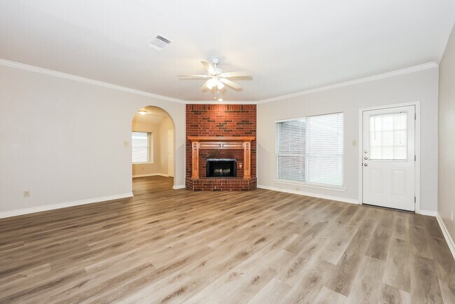 Foto del edificio - 7605 Colfax Dr