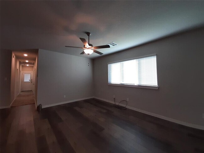 Foto del edificio - 25128 Pacific Wren Dr