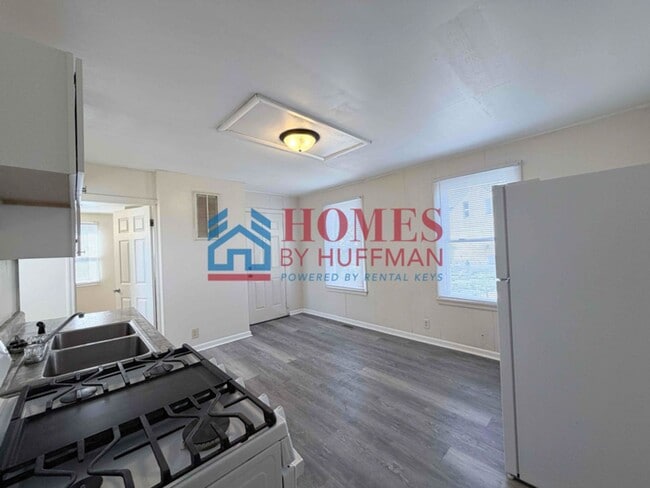 Building Photo - 616 W Tennessee St