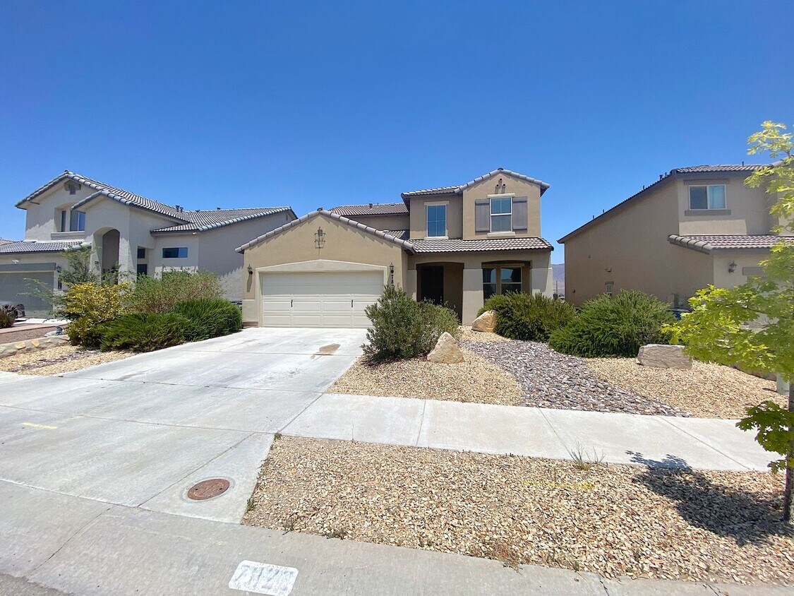 Foto principal - Gorgeous 4bed/3.5bath with 2 Master Bedrooms!