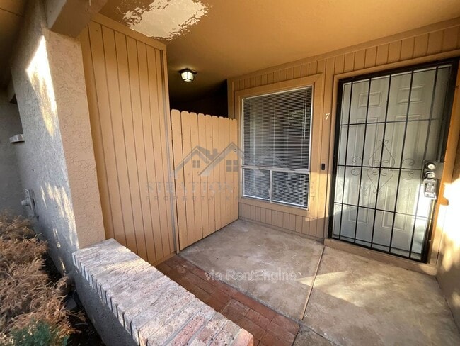 Building Photo - 20235 N 3rd Dr