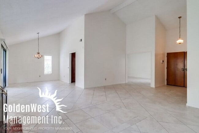 Building Photo - Captivating 3Bdm 2Ba Home in Rancho San Diego