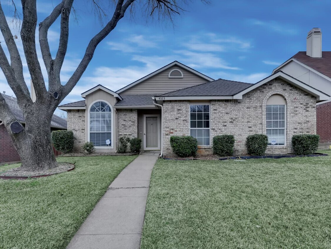 Primary Photo - 4323 Allegro Ln