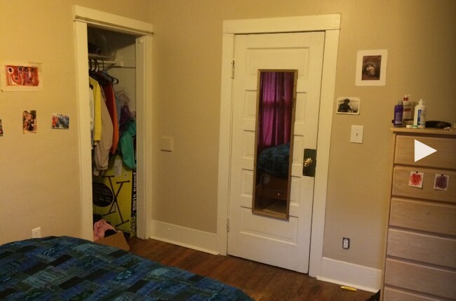 Foto del edificio - 1006 N Aurora St