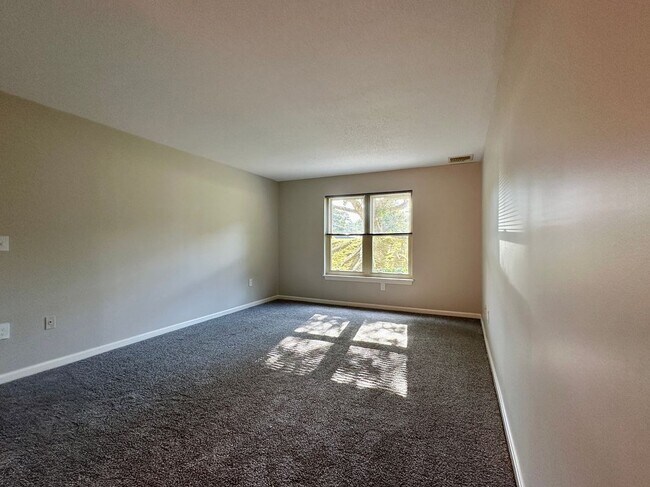 Foto del edificio - 3524 W Shore Rd