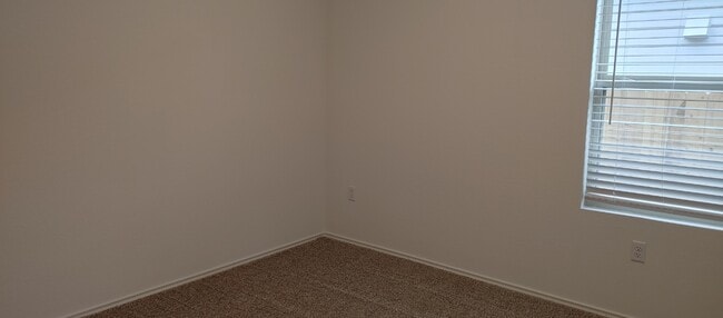 Foto del edificio - 3420 Lodgepole Dr