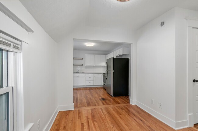 Foto del edificio - 411 6th St NW