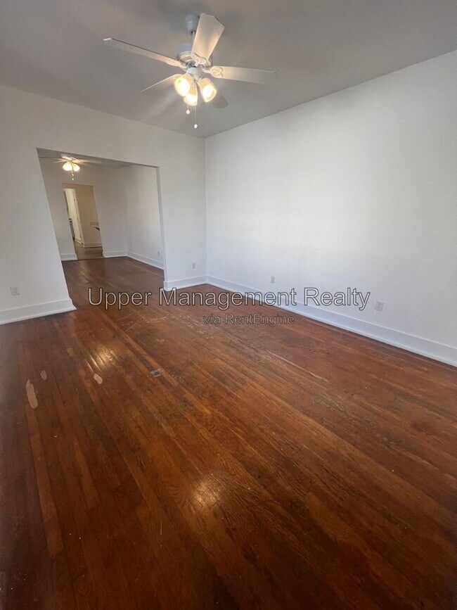Foto del edificio - 2207 Broadway St