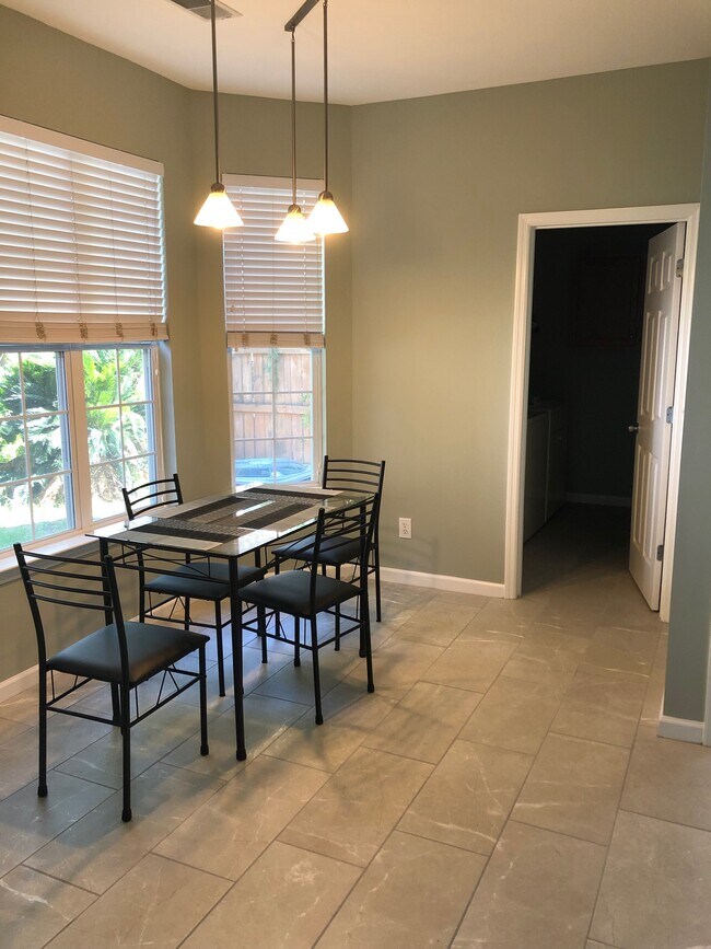 Foto del edificio - 1497 Swamp Fox Ln
