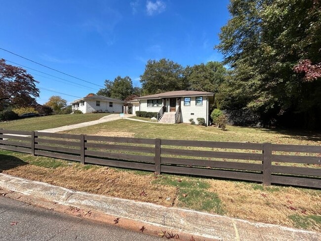 Building Photo - 911 Lake Ct