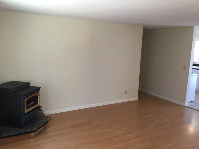 Foto del edificio - 3 Bedroom House in College Hill Neighborhood