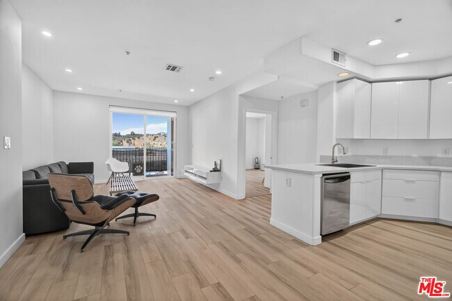 Foto del edificio - 360 W Ave 26