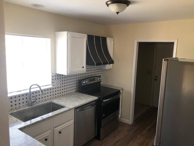 Building Photo - 7402 Oak Marsh St