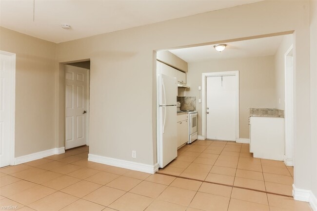 Building Photo - 3 br, 1 bath House - 6330 Rodman Street