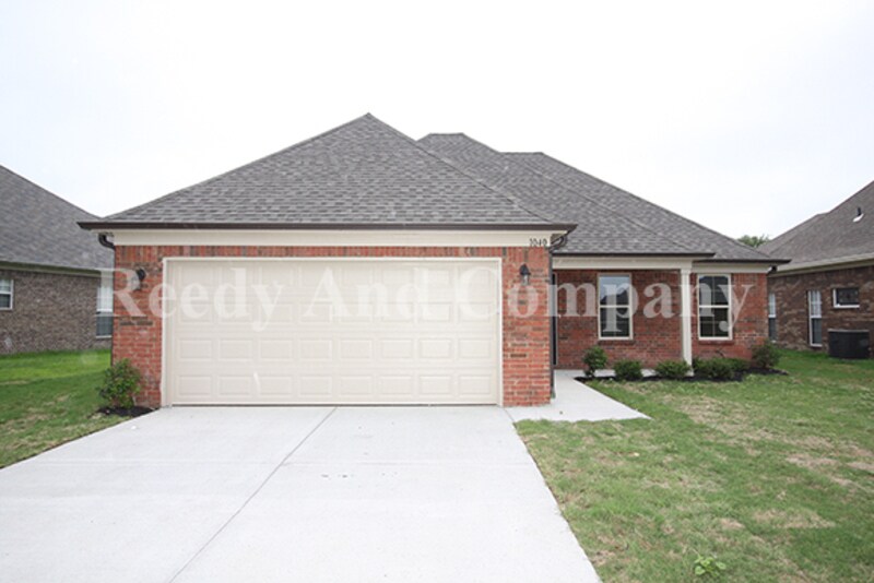Primary Photo - 1040 River Wood Creek W