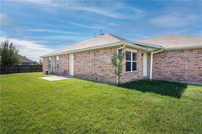 Foto del edificio - 414 E Southern Trace Dr