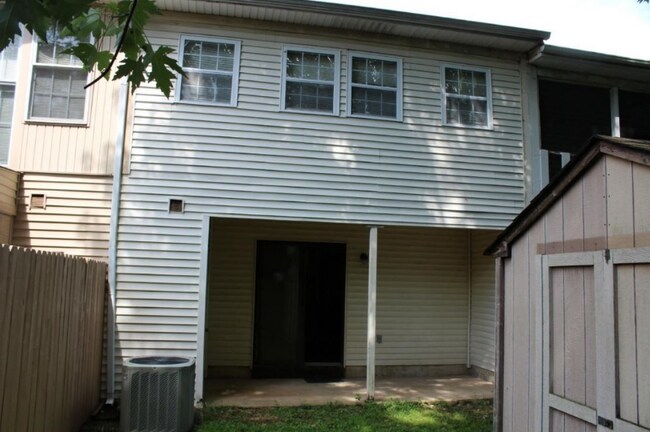 Building Photo - 4 Bavarian Ln
