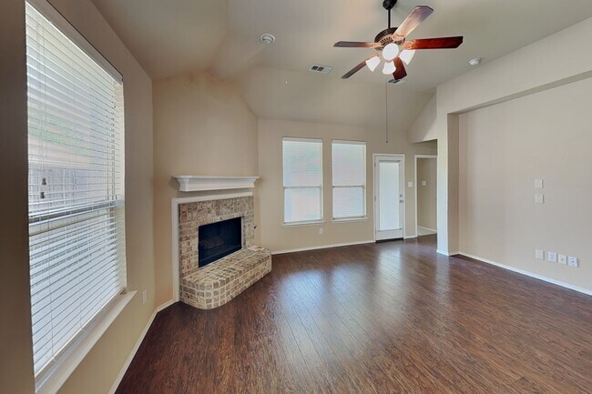 Foto del edificio - Modern Living Meets Texas Charm in the Heart of Vista West!