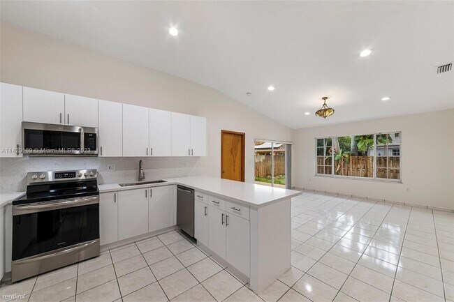 Building Photo - 3 br, 2 bath House - 14565 SW 113th St