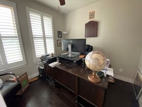 Building Photo - 115 E 2nd St