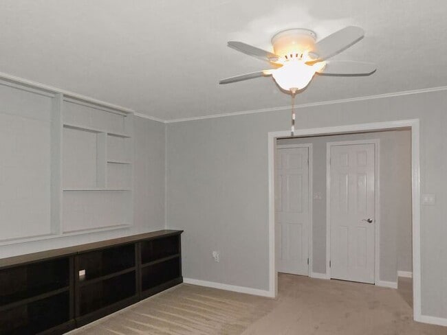Building Photo - 2 Story Single Family Home with 2 Car Gara...