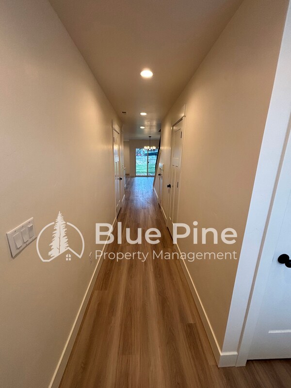 Foto del edificio - 2390 Caliber Pl