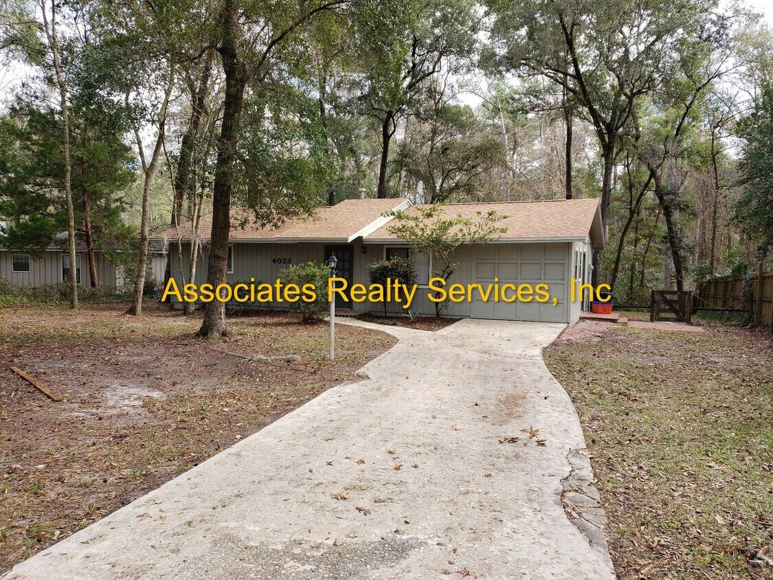 Foto principal - Renovated 2 bedroom with Office home in Springtree!